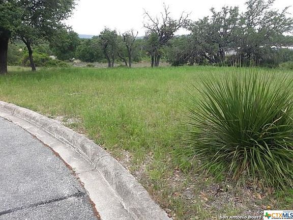 3rd image of 105 Glen Oaks Dr