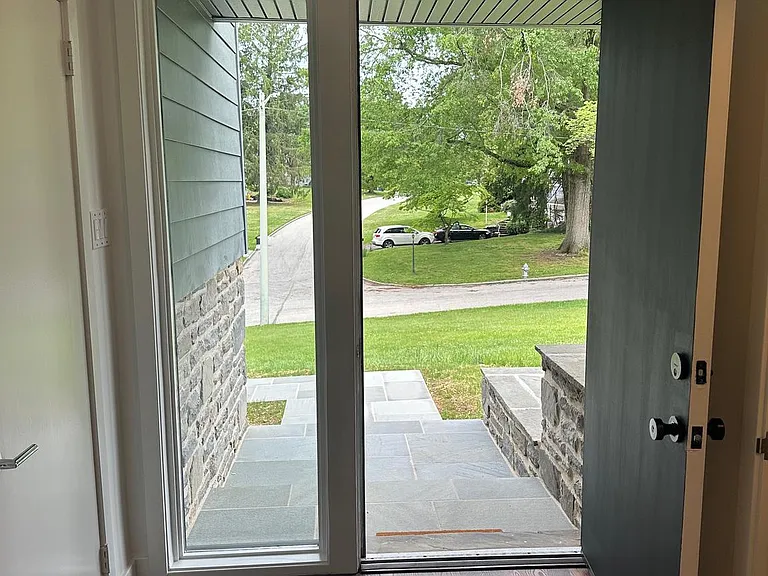 713 Woodfield Rd — Photo 10
