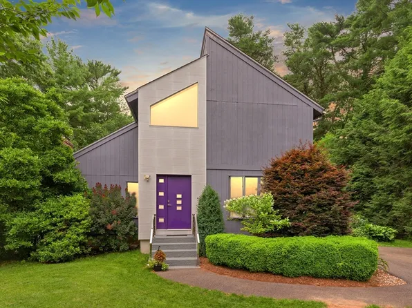35 Foxfire Dr, Sharon, MA 02067