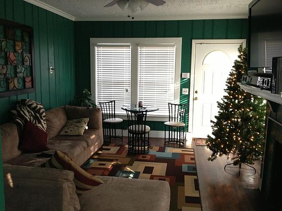 3rd image of 110 Wright Ave