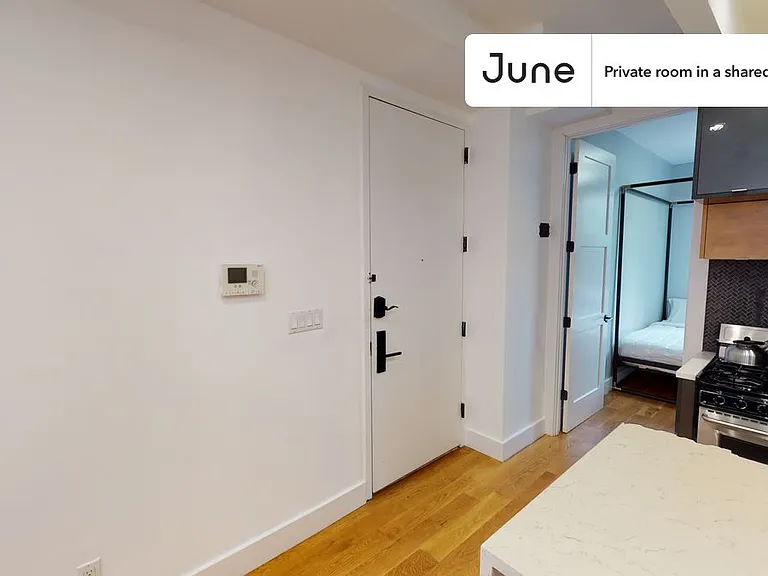 679 Halsey St #B — Photo 11