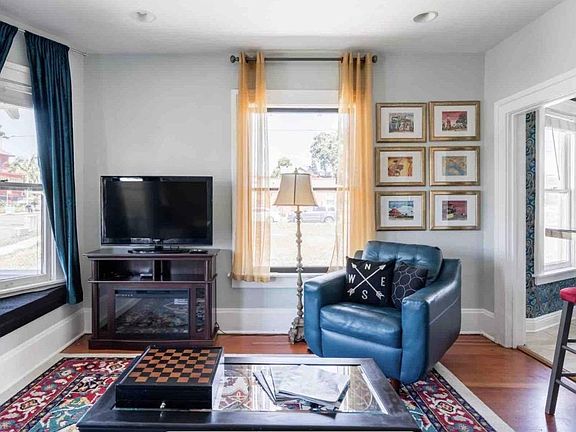 4th image of 2685 C St