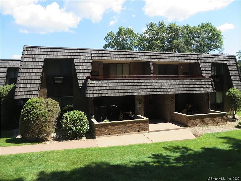 1st image of 100 Oxbow Dr APT C1