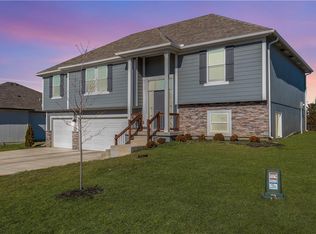 413 SW Nelson Dr, Blue Springs, MO 64014