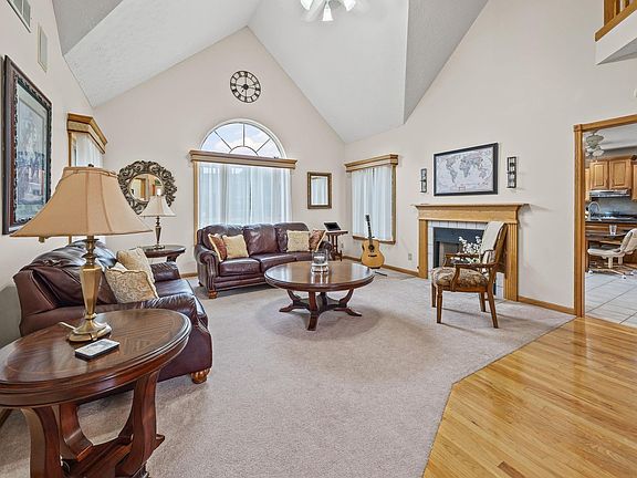 3rd image of 1007 Waterstone Dr