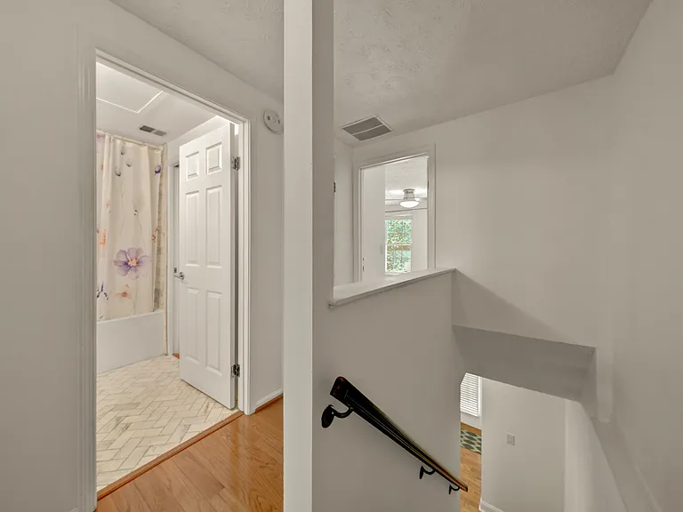 1931 Belmont Ridge Ct — Photo 14