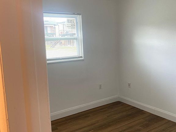 5th image of 5325 Curry Ford Rd #104
