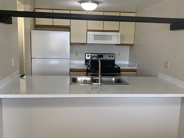 1160 Main St #A — Photo 4