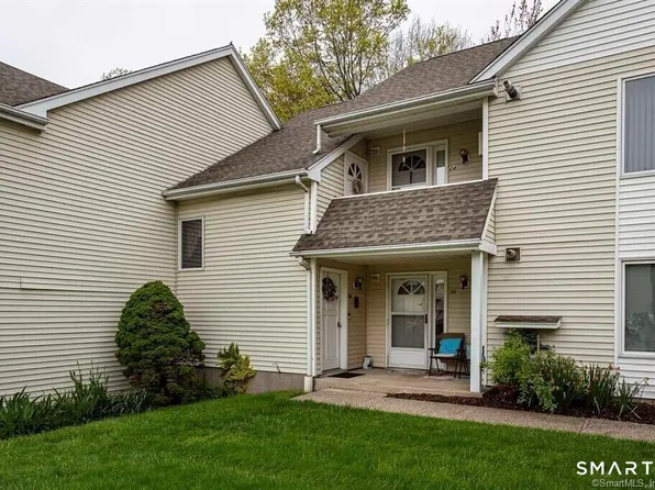 24 Millbrook Court #24, Newington, CT 06111