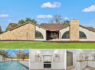 5404 Glover Dr, Weeki Wachee, FL 34607