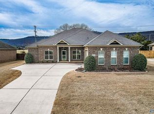 7508 Parktrace Ln SE, Owens Cross Roads, AL 35763