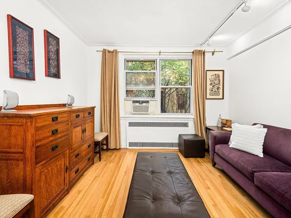 310 W 55th St APT 3B, New York, NY 10019