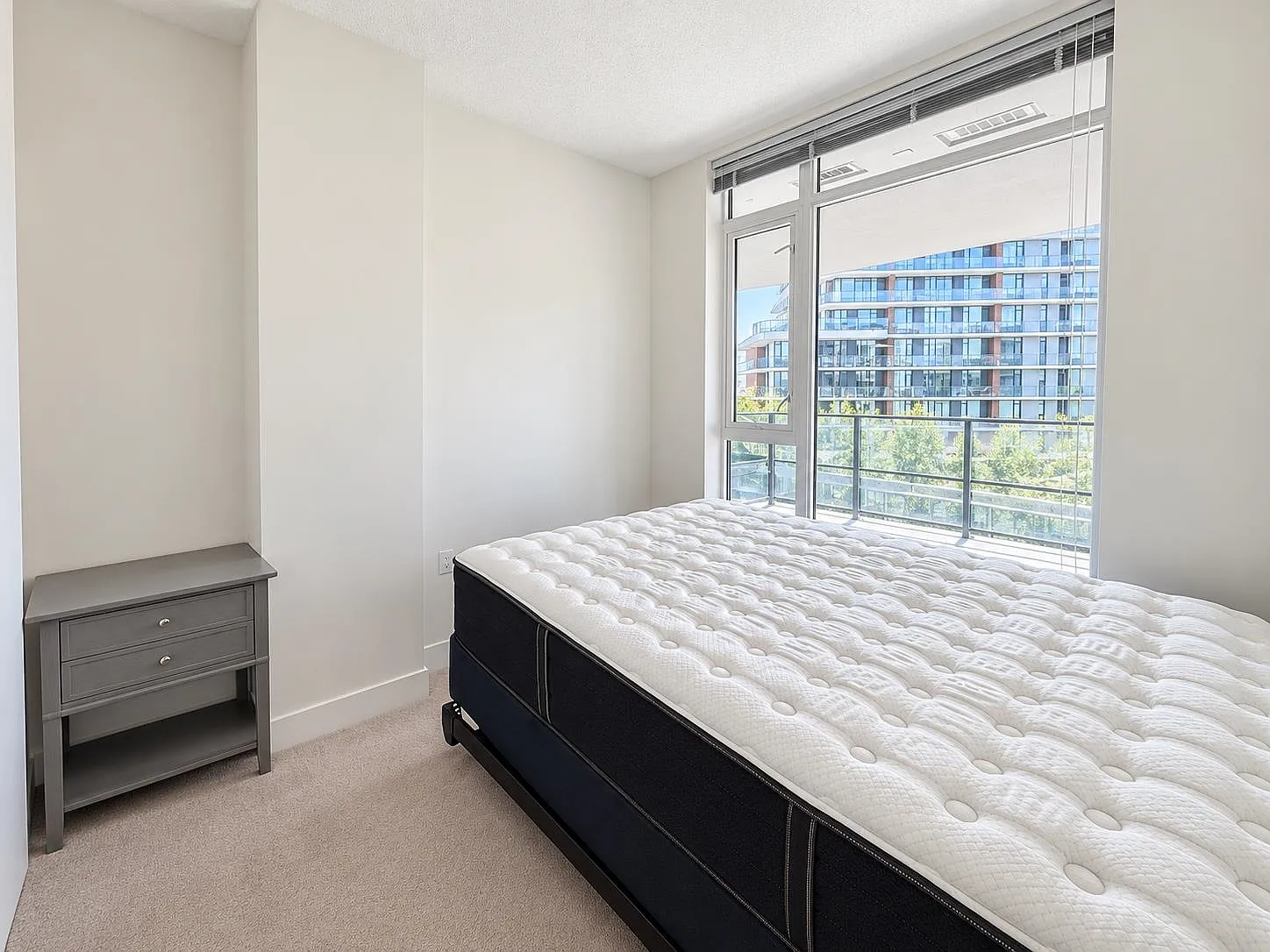 1 bed, 584 sqft, $1,200 — Photo 4