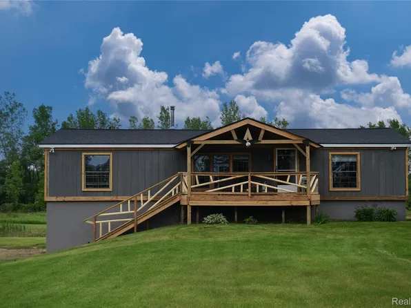 4288 Castle Rd, North Branch, MI 48461