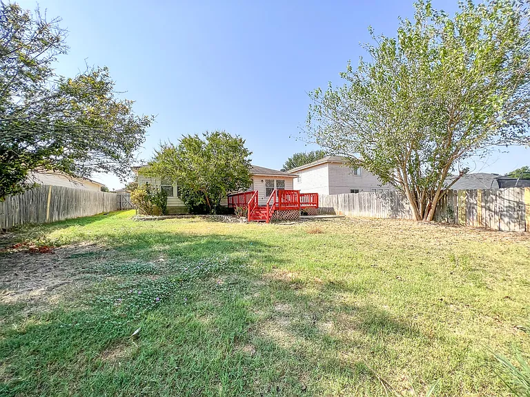 1632 Sunnycrest Cir — Photo 14