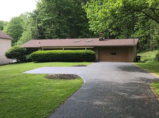 34675 Solon Rd, Solon, OH 44139