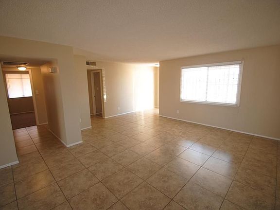 3rd image of 2513 N 51st Ln