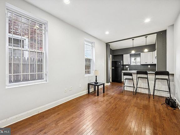 5th image of 1625 Edgley St