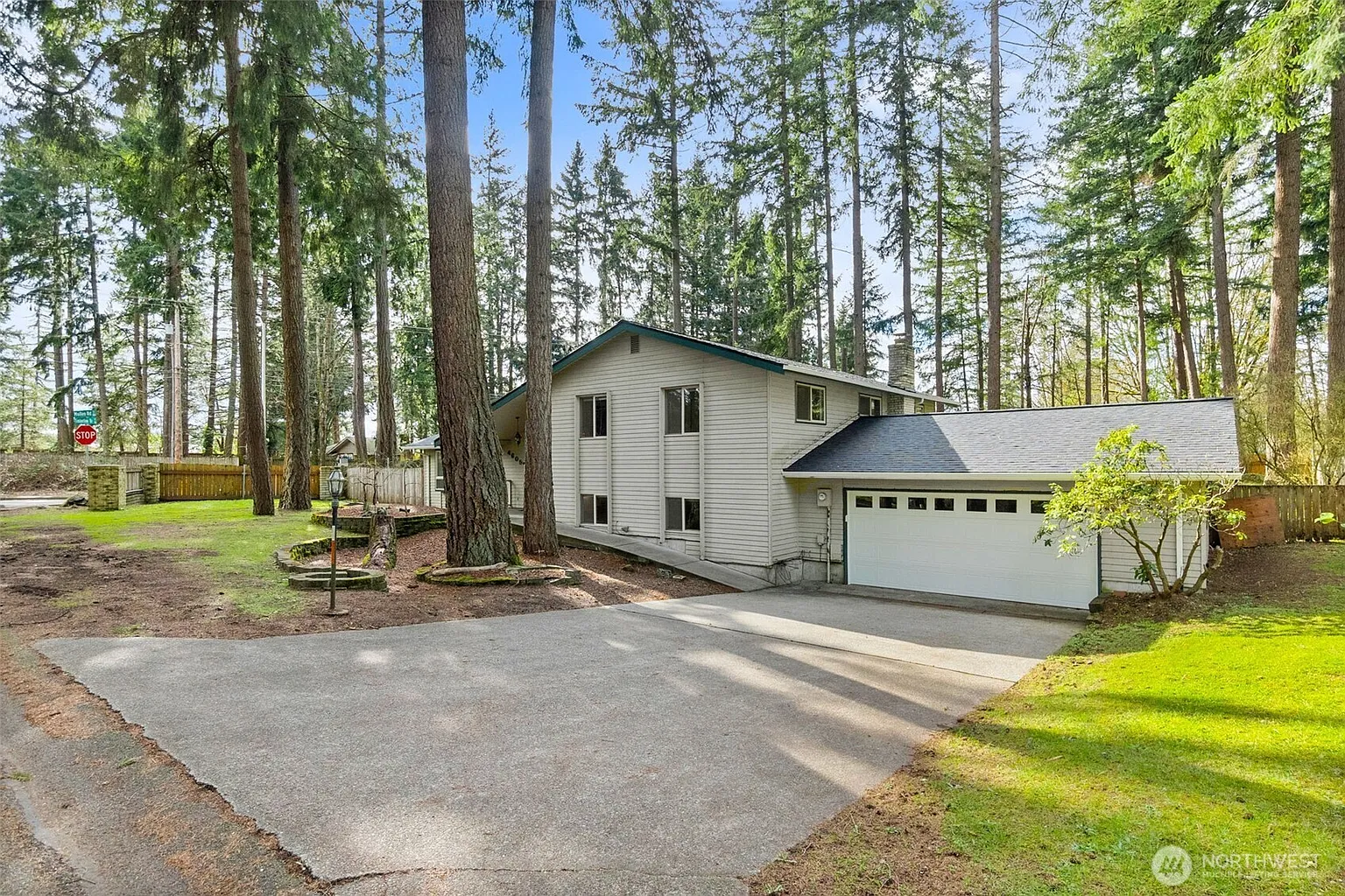 4605 Timberline Drive SE photo 1