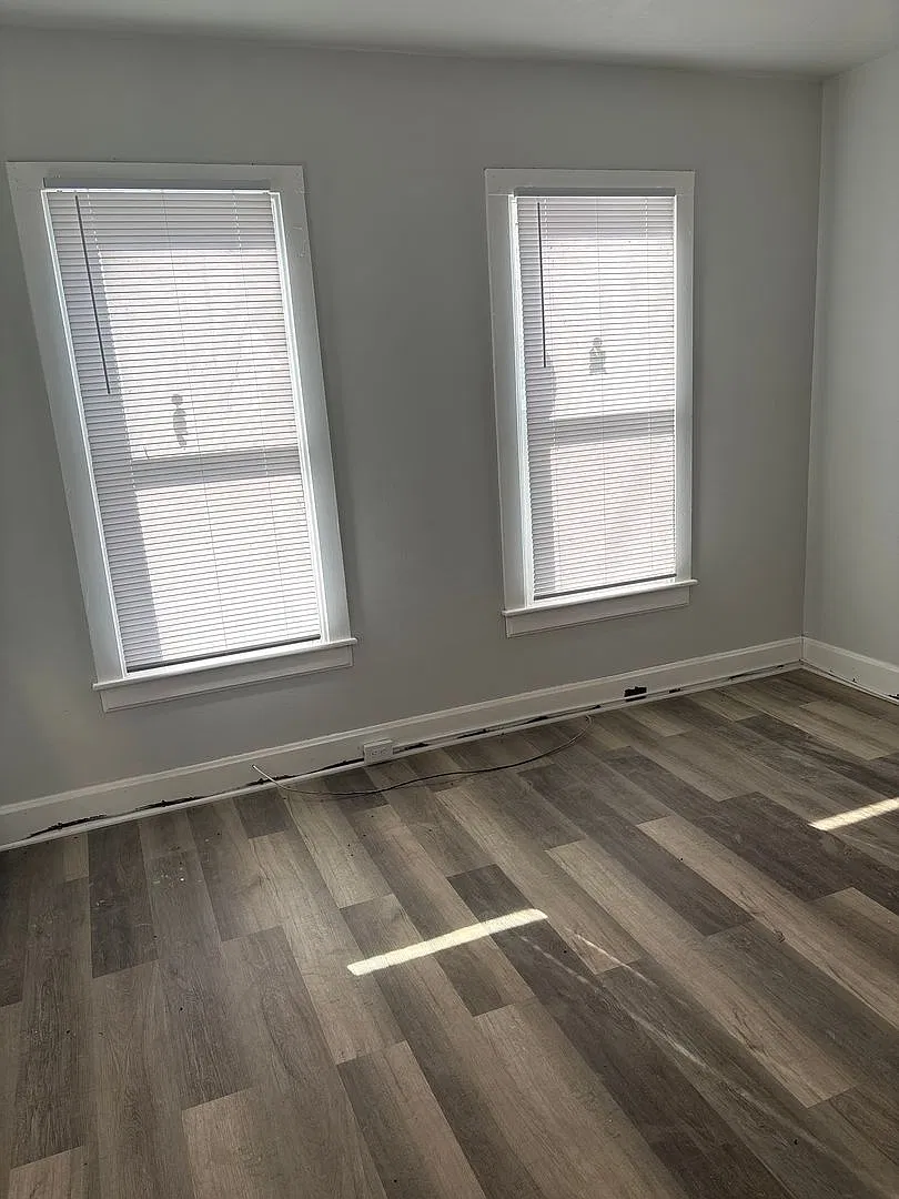 Charming 2 Bedroom 1 Bath Home for Rent — Photo 3
