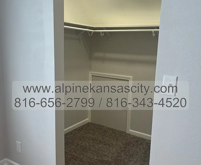 7131 Main St #UPPER — Photo 8