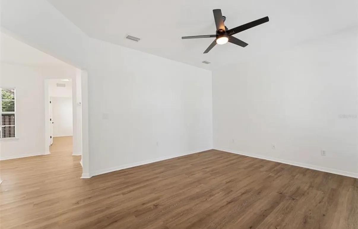 3 bed, 2.5 bath, 1641 sqft, $2,350 — Photo 4