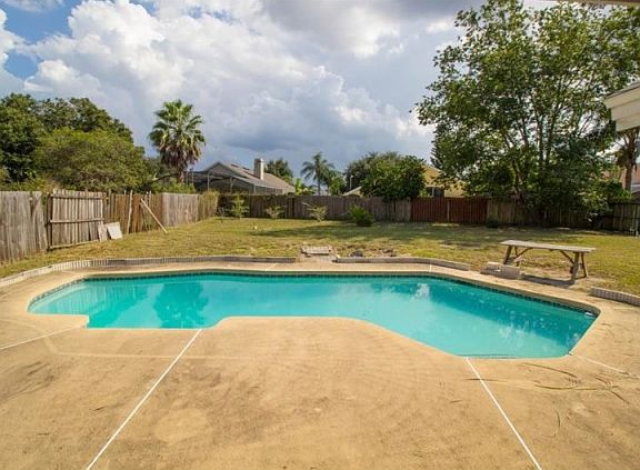 2nd image of 2515 Dovetail Dr
