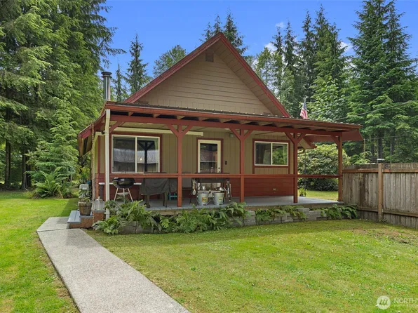 22205 S Forest Loop, Granite Falls, WA 98252