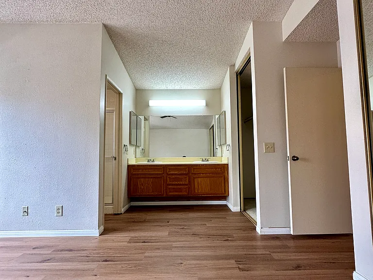 1534 Apache Dr #D — Photo 17