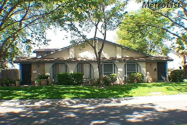 7118 Chandler Dr photo 1