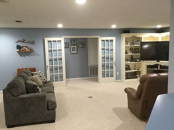5th image of 401 Darlene Dr