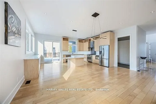 3279 Lakeshore Rd — Photo 18