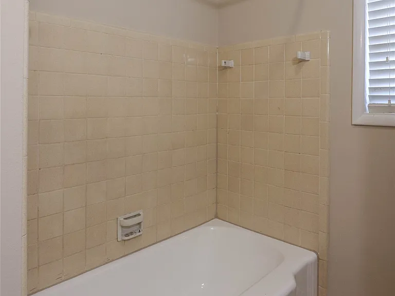 5920 E 25th St S — Photo 26