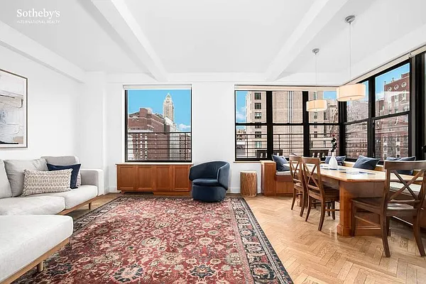 Sold by Sotheby's International Realty | media 1