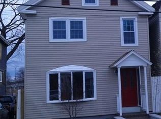 28 Heard St, Chelsea, MA 02150