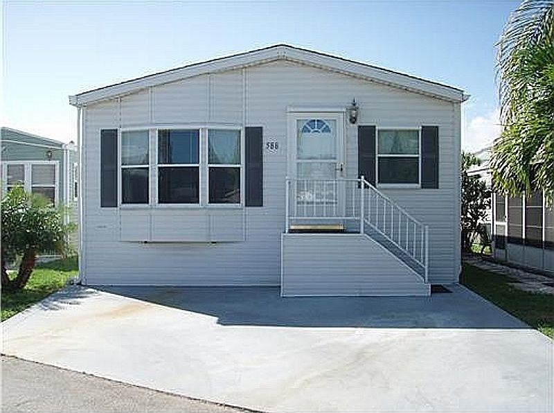 1st image of 588 Nettles Blvd
