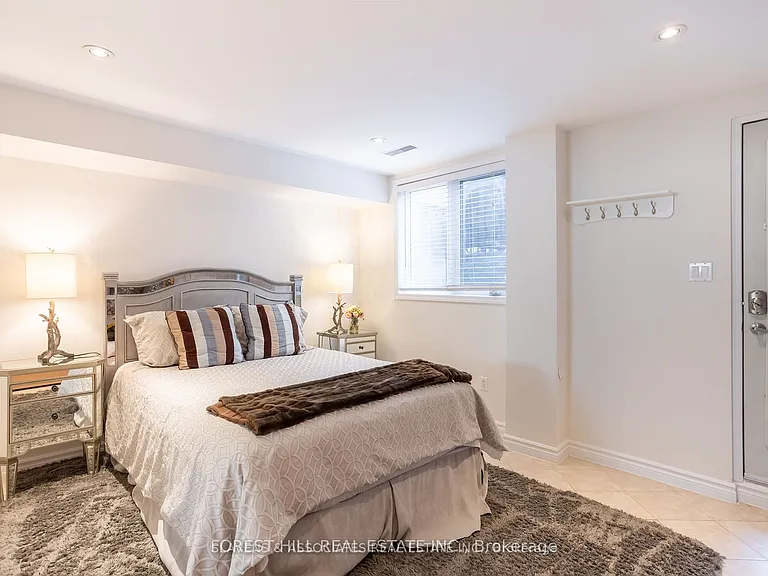 108 Dupont St #LOWER — Photo 6