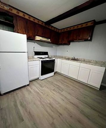 2nd image of 12 King St #1