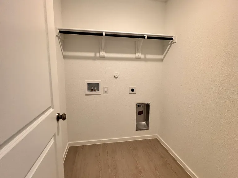 2036 Stable Ln — Photo 10