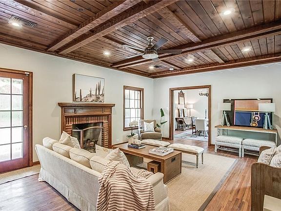 2nd image of 7002 Santa Monica Dr
