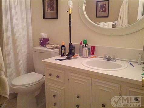 3rd image of 640 Snug Harbor Dr APT F13