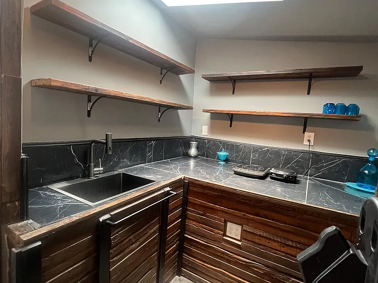 7568 Valle Vista Dr #2 — Photo 3