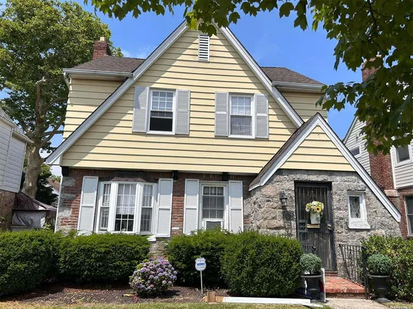 24-36 169th Street, Whitestone, NY 11357