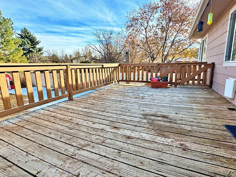 18723 E Utah Cir — Photo 16