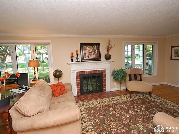 5th image of 364 Chatham Dr