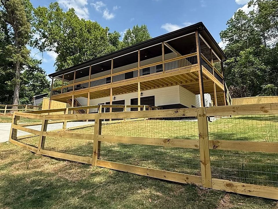 1st image of 348 Bow Dr