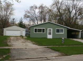 357 Oakwood Rd, Wauconda, IL 60084