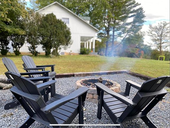 4th image of 21467 Sunnynook Ln