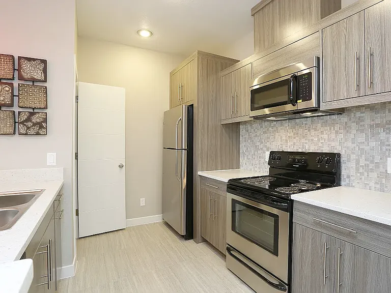 Moderno Village Apartments and Town Homes — Photo 6