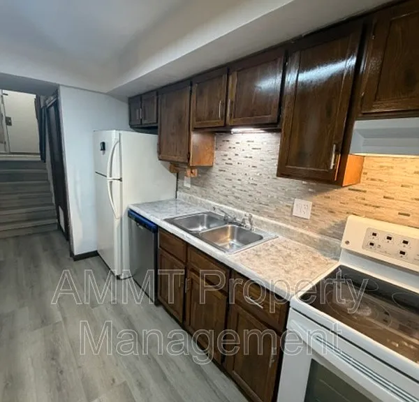 608 S Garnavillo St #2 — Photo 7